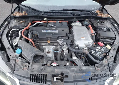 2015 Honda Accord Hybrid z USA, uszkodzony, nr VIN 1HGCR6F33FA007312